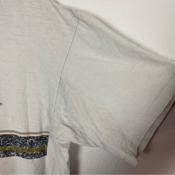 Men's Vintage Anvil Wolf Nature Graphic Distressed Tee - Picture 5 of 11